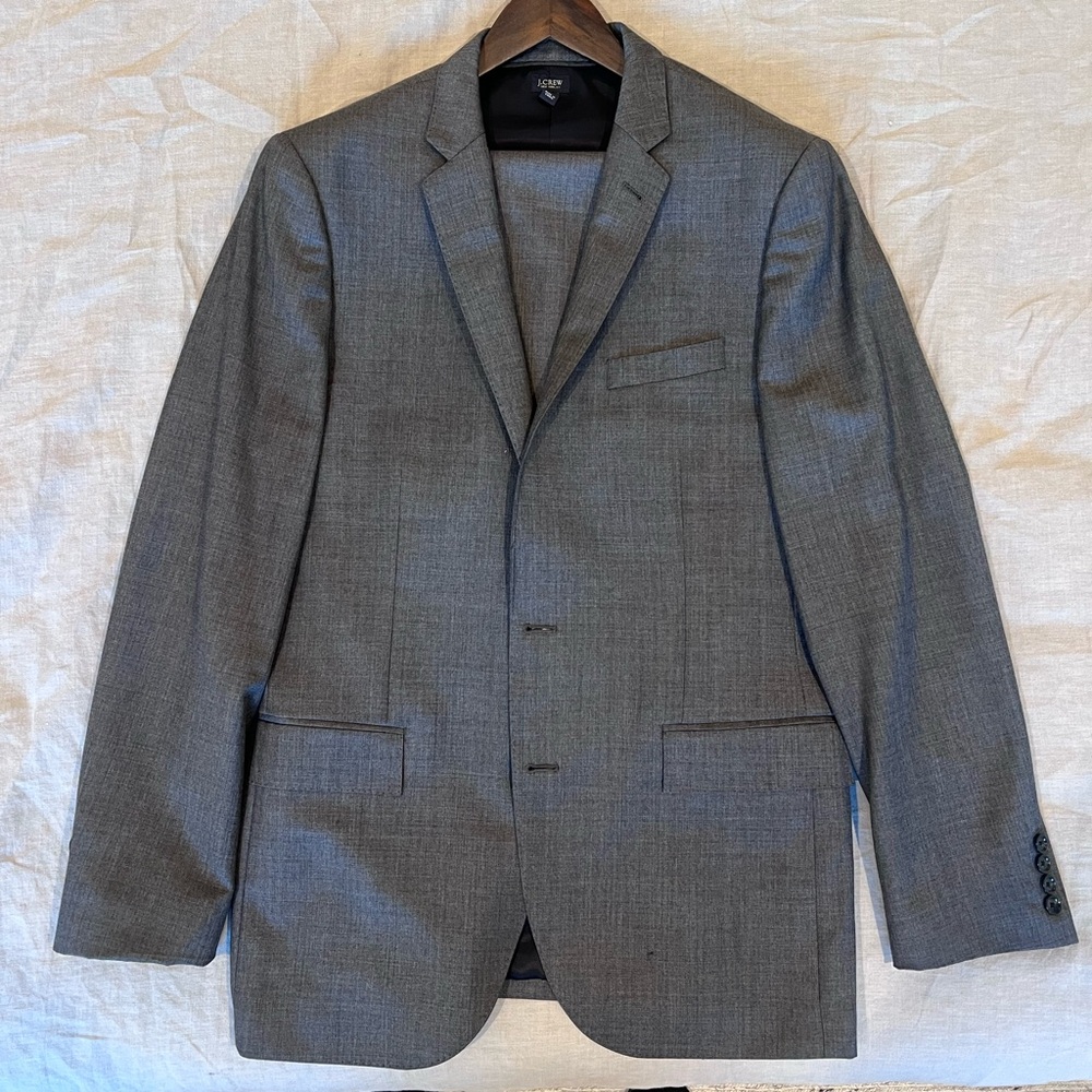 J Crew Ludlow suit. Charcoal Gray. 42L 34x32
